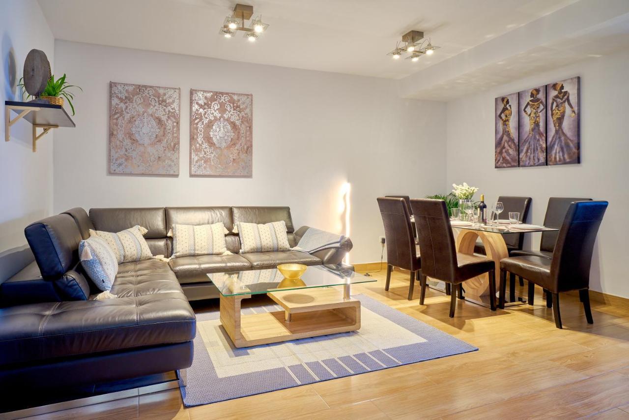 Picasso 1 Apartment ฟูเอนฮิโรลา ภายนอก รูปภาพ