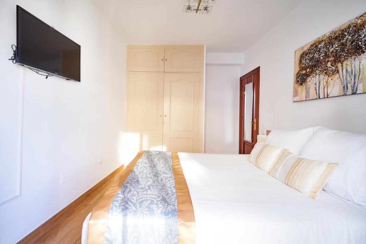 Picasso 1 Apartment ฟูเอนฮิโรลา ภายนอก รูปภาพ
